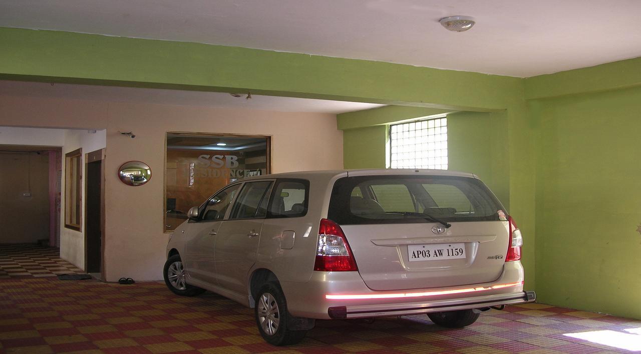 Ssb Residency Hotell Tirupati Eksteriør bilde