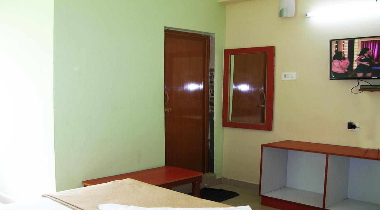 Ssb Residency Hotell Tirupati Eksteriør bilde