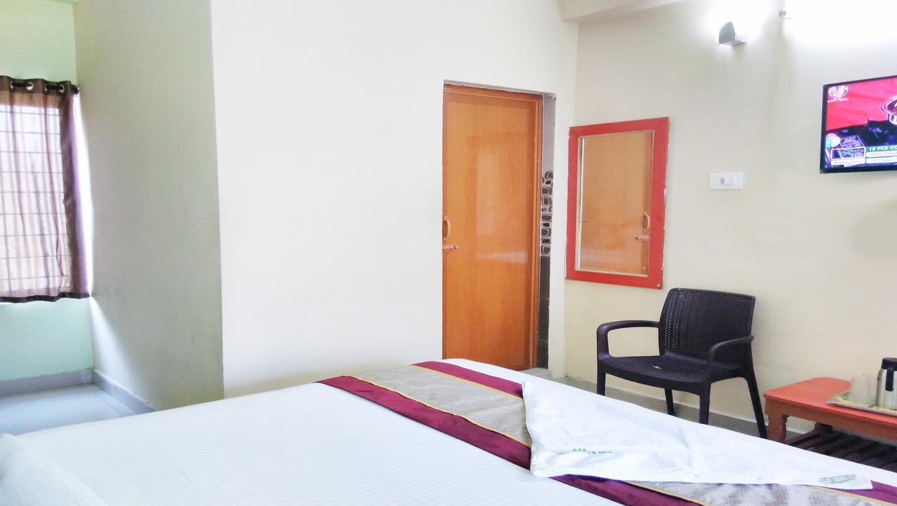 Ssb Residency Hotell Tirupati Eksteriør bilde